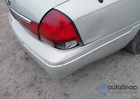 2005 Mercury Grand Marquis Gs z USA, uszkodzony, nr VIN 2MEFM74W35X635260